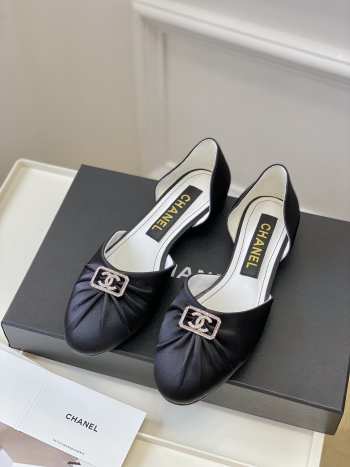 Chanel doll flat shoes in black