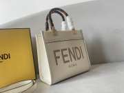 Fendi Small Roma tote bag in white 25.5x22.5x12cm - 2