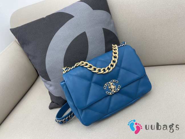 Chanel 19 Maxi Flap Bag in Blue 30cm - 1