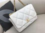 Chanel 19 Maxi Flap Bag in white 36cm - 5