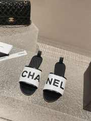 Chanel 23 slippers in white 1cm - 1