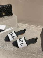 Chanel 23 slippers in white 1cm - 6