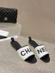 Chanel 23 slippers in white 1cm - 2