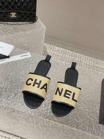 Chanel 23 slippers in beige 1cm