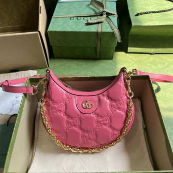 Gucci Mini Matelassé GG Shoulder Bag in pink 21cm