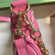 Gucci Mini Matelassé GG Shoulder Bag in pink 21cm - 4