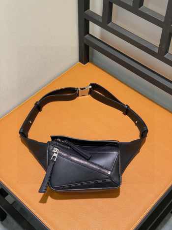 Loewe Mini Puzzle Bumbag In Black 12x18x8cm