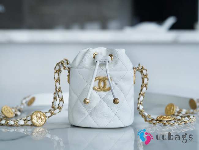 Chanel 22A MIni Nano With Gold Hardware In White 9x11x8.8cm - 1