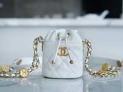 Chanel 22A MIni Nano With Gold Hardware In White 9x11x8.8cm - 1