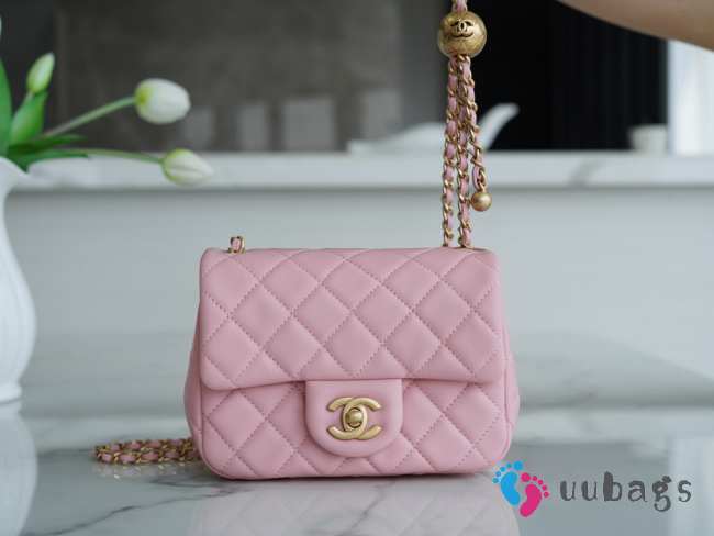 Chanel mini flap bag with gold hardware in pink pastel 13x18x7cm - 1