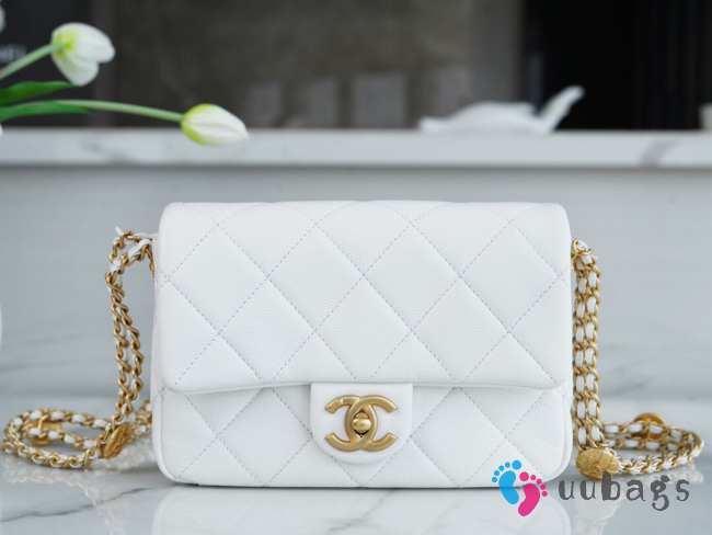 Chanel 22A Mini Flap Bag With Gold Buckle 14×21×6.5cm - 1