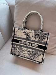 Dior Book Tote Black Embroided Bag 26.5cm - 1