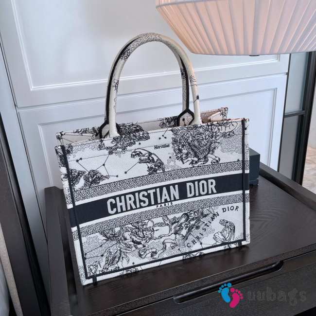 Dior Book Tote 006 36.5cm - 1