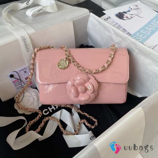 Chanel flap bag with gold buckle in pink 20cm - 1