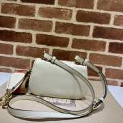 Gucci Blondie Medium Shoulder Bag In White 22x13x5.5cm - 4