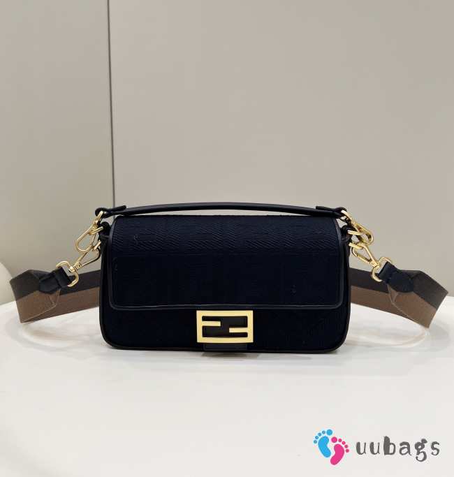 Fendi Baguette Black 0159A 27×6×14cm - 1