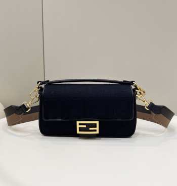 Fendi Baguette Black 0159A 27×6×14cm