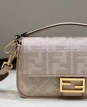 Fendi Baguette Beige 0159A 27×6×14cm - 3