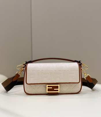 Fendi Baguette White 0159A 27×6×14cm