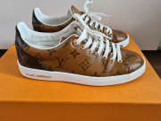 Louis Vuitton Brown Monogram Canvas Low Top Sneakers - 4