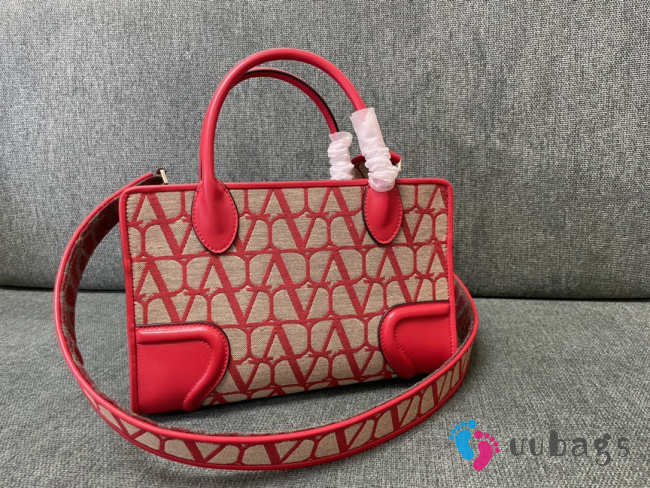 Valentino Garavani Le Quatrieme Toile In Red 28x19x12cm - 1