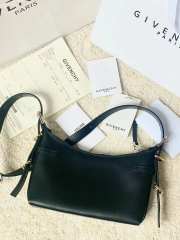 Givenchy small bag in black 24x18x3.5cm - 6