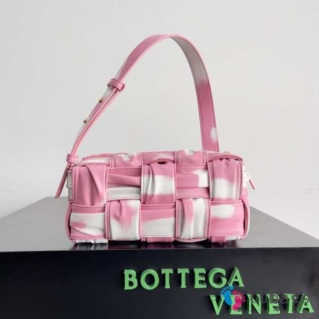 Bottega Veneta Brick Cassette Bag In Pink 25x12x12cm - 1