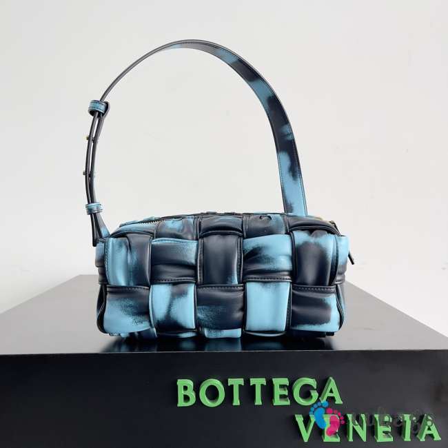 Bottega Veneta Brick Cassette Bag In Blue & Black 25x12x12cm - 1