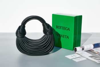 Bottega Veneta Jodie Ramen Clutch Bag In Black 22x15.5x6.5cm