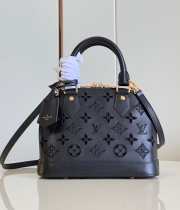 Louis Vuitton M91606 Alma BB In Black 23.5x17.5x11.5cm - 1