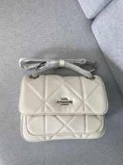 Coach Klare with silver buckle in white 25x17x8.5cm - 1