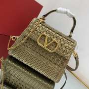 Valentino tote bag with golden buckle in beige 22x17x9cm - 2