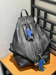 Loewe Debossed leather backpack in black 40x20x50cm - 2