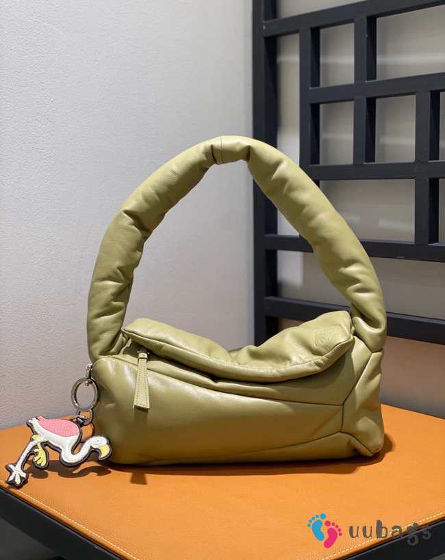 Loewe hobo bag in green 31x16x15cm - 1