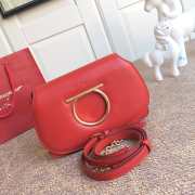 Ferragamo Gancini bag in red 21x14x5cm - 2