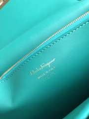 Ferragamo Gancini bag in sky blue 24.5x7x15.5cm - 5