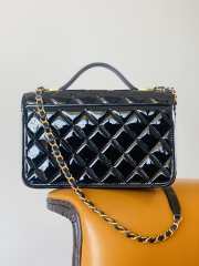 Chanel handle with gold hardware in black 25x21.5x7cm - 6