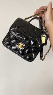 Chanel flap bag with gold buckle in black 17x20.5x6cm - 5