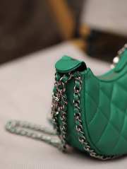 Chanel Luca Crossbody bag in green - 5