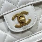 Chanel small shoulder bag in white 14x19x6cm - 5