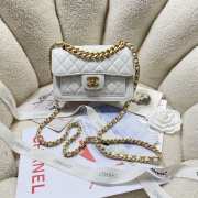 Chanel small shoulder bag in white 14x19x6cm - 3