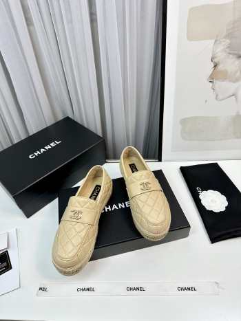 Chanel slip on in beige EU 35-45