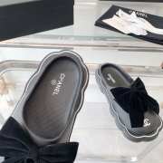 Chanel slippers in black with bow tie - 6