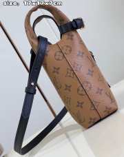 Louis Vuitton shoulder bag in brown 17x17x7cm - 3