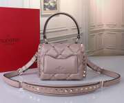 Valentino Garavani Candystud In Pink 17x13.5x9cm - 4