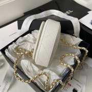 Chanel 23A flap bag in white with gold buckle 12cm - 3