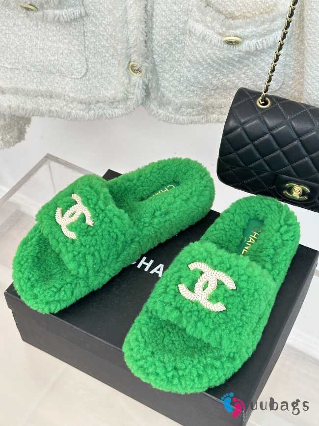 Chanel Fur Slides In Green EU 35-40 - 1