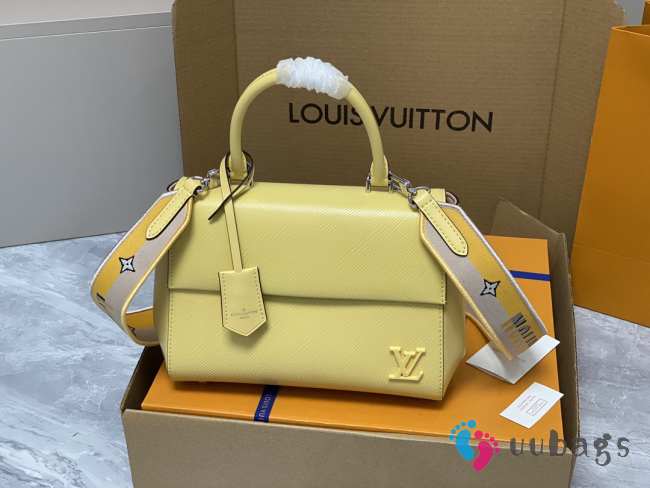 Louis Vuitton M59134 Chicken Yellow Cluny BB 28x20x10cm - 1