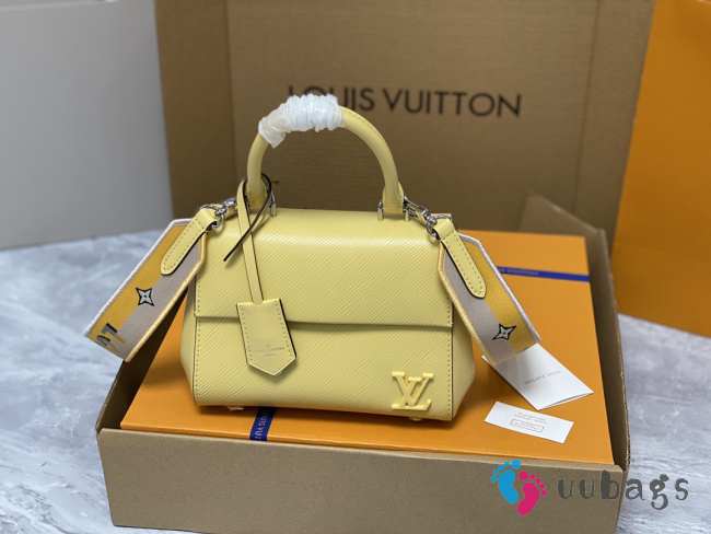 Louis Vuitton M22616 Chicken Yellow Cluny BB 20x16x7.5cm - 1