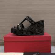 Valentino Black Garavani Rockstud Torchon wedge sandals - 2